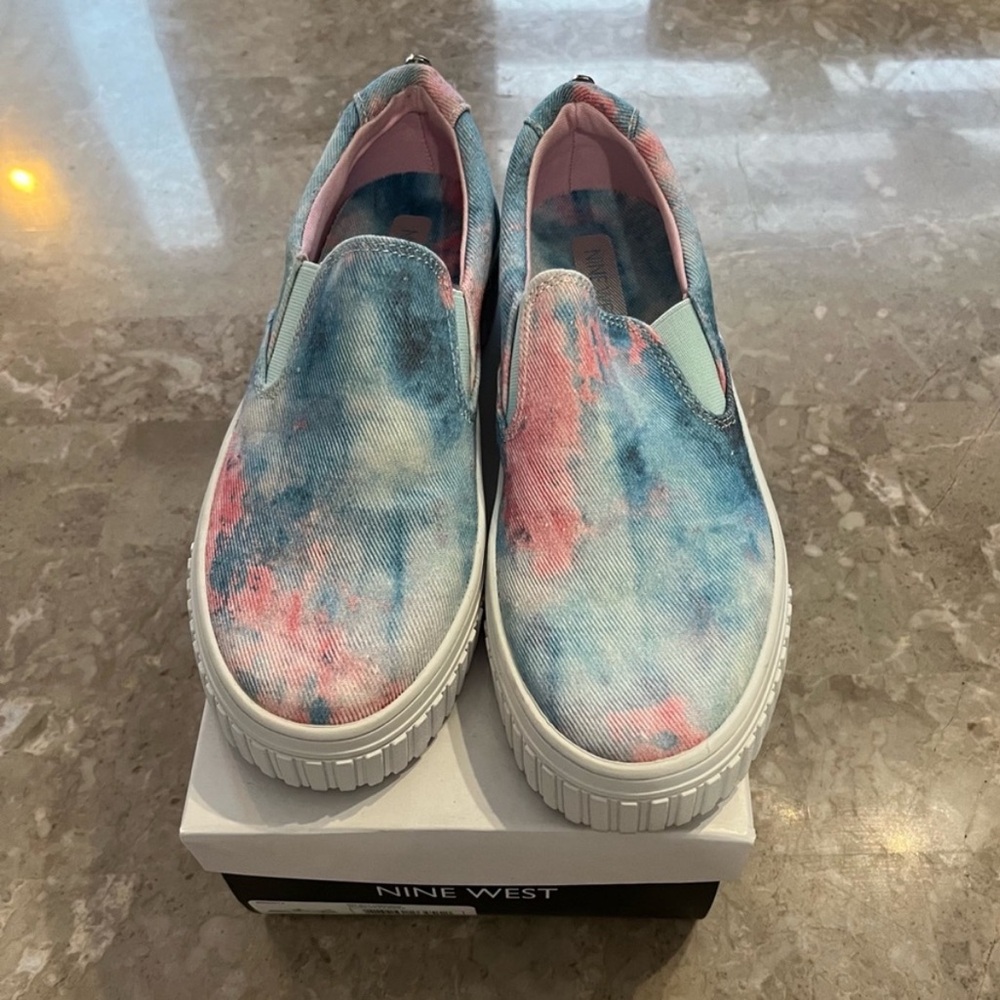 New Nine West Denim Blue Tie Dye Slip-On Sneakers
